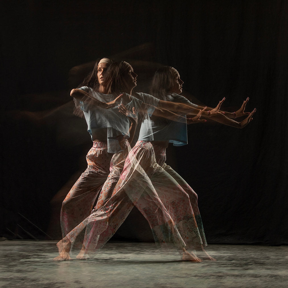 Meerdere belichtingen met fotogrqafie en danseres
