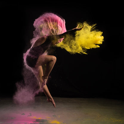 Explosie van kleur en kracht met dans foto met xplode kleurpoeder van het Perfecte Plaatje